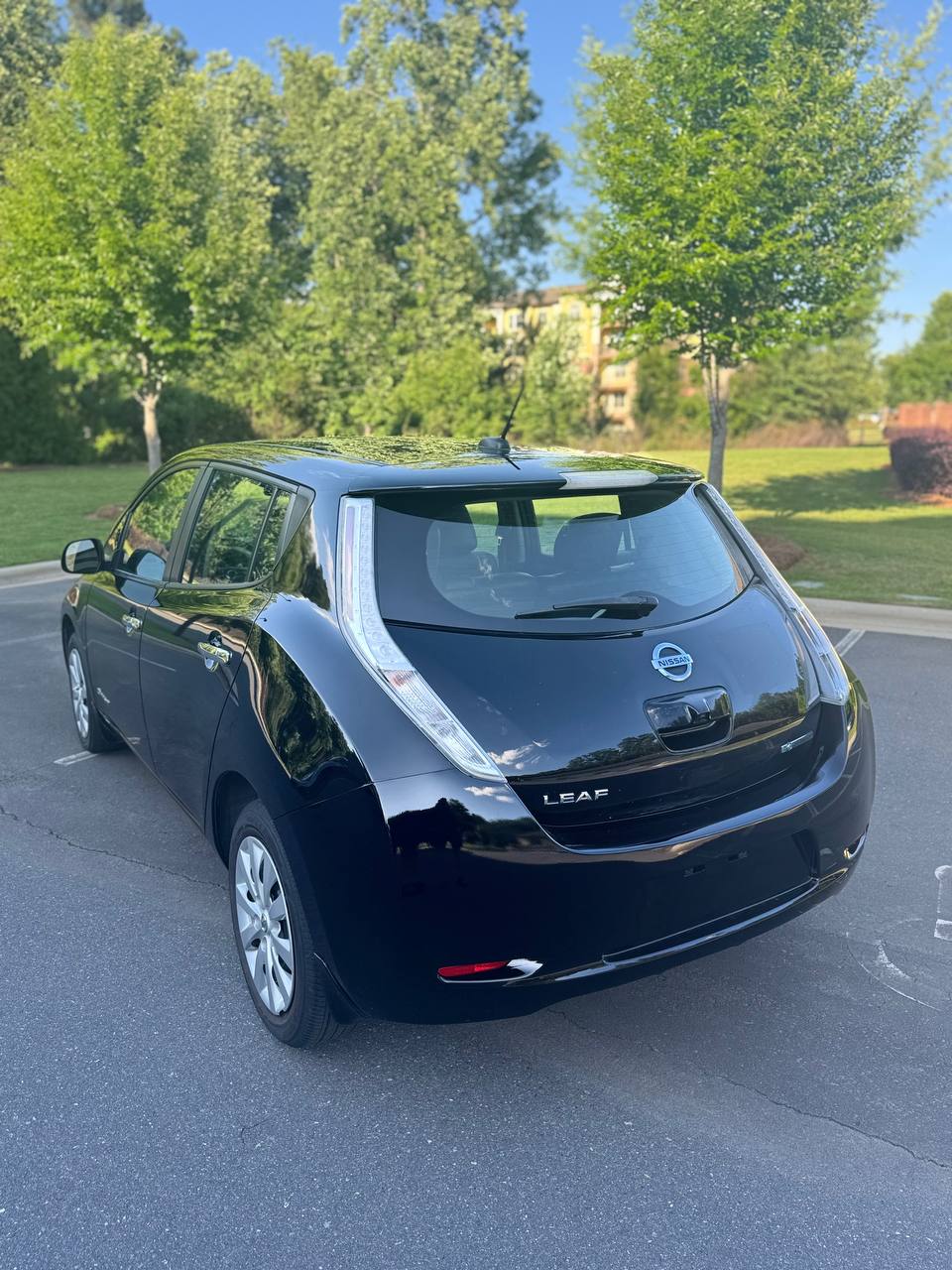 Nissan Leaf S (2015) - Electric